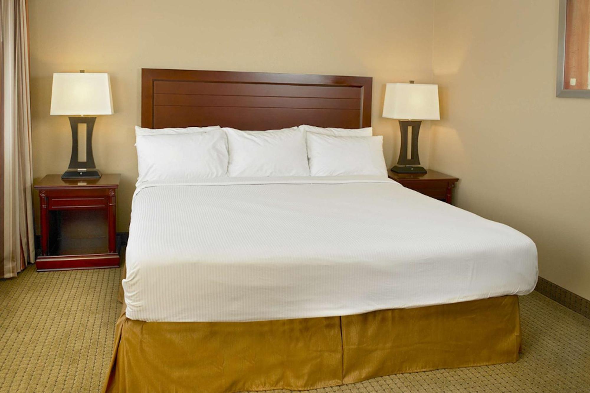 Coast Fraser Inn Уильямс-Лейк Экстерьер фото